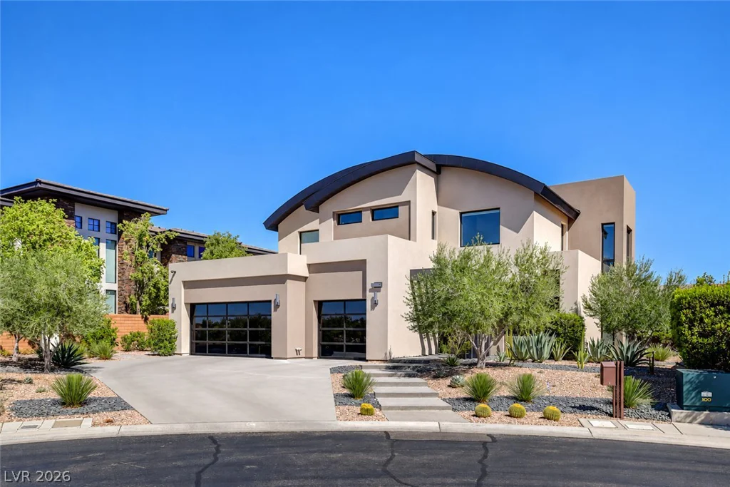 6 Drifting Shadow, Las Vegas, NV 89135