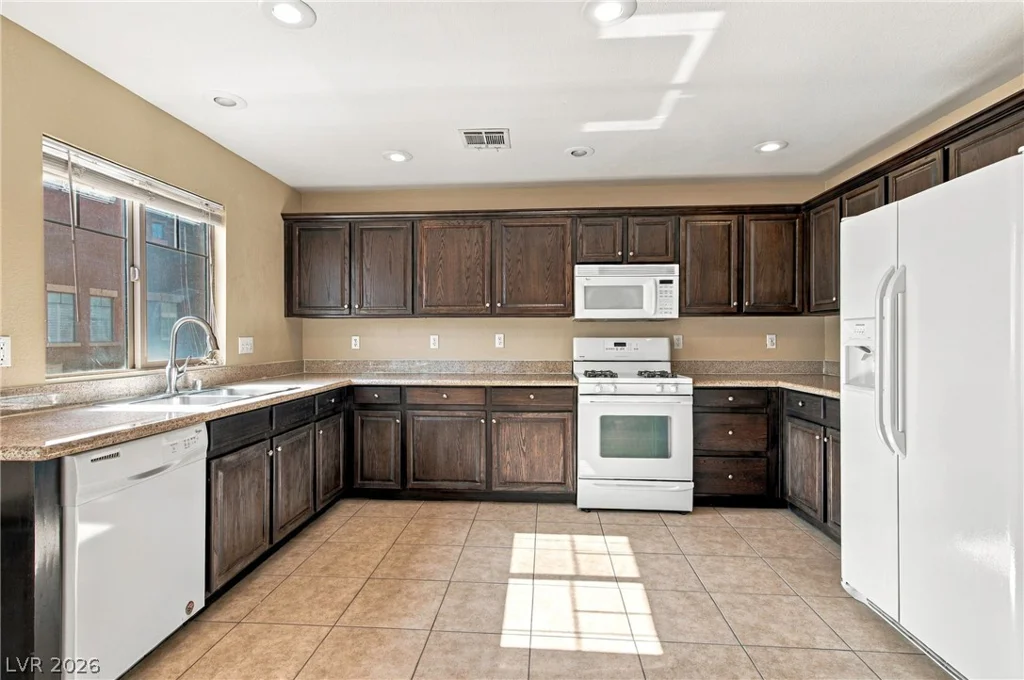 2752 Fountain Vista, Henderson, NV 89074