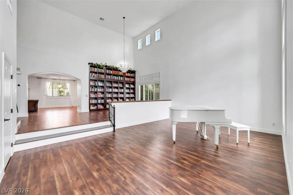 10779 Crown, Las Vegas, NV 89141