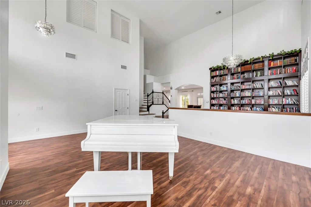 10779 Crown, Las Vegas, NV 89141