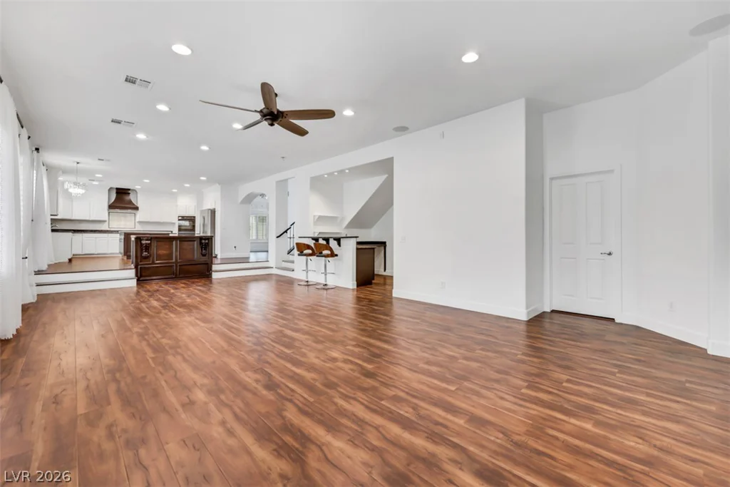 10779 Crown, Las Vegas, NV 89141