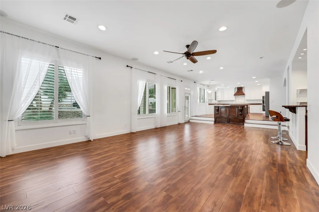 10779 Crown, Las Vegas, NV 89141