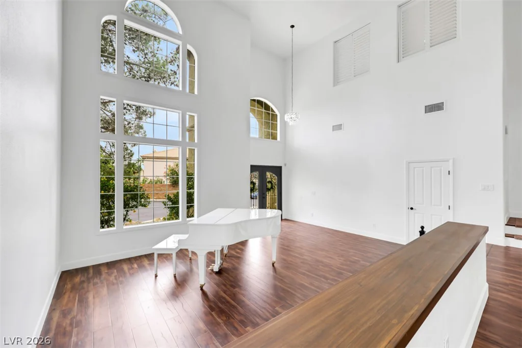 10779 Crown, Las Vegas, NV 89141