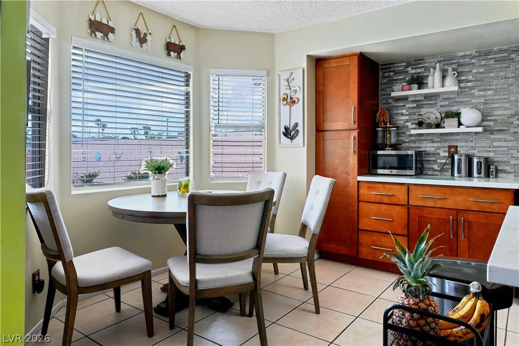 6205 Warm River, Las Vegas, NV 89108