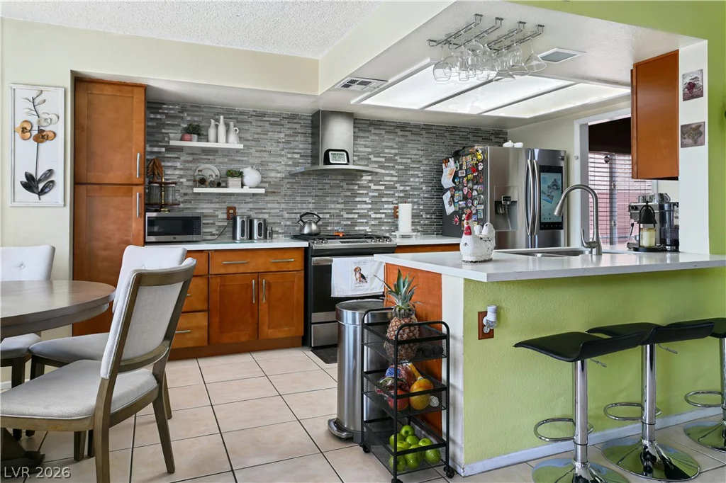 6205 Warm River, Las Vegas, NV 89108