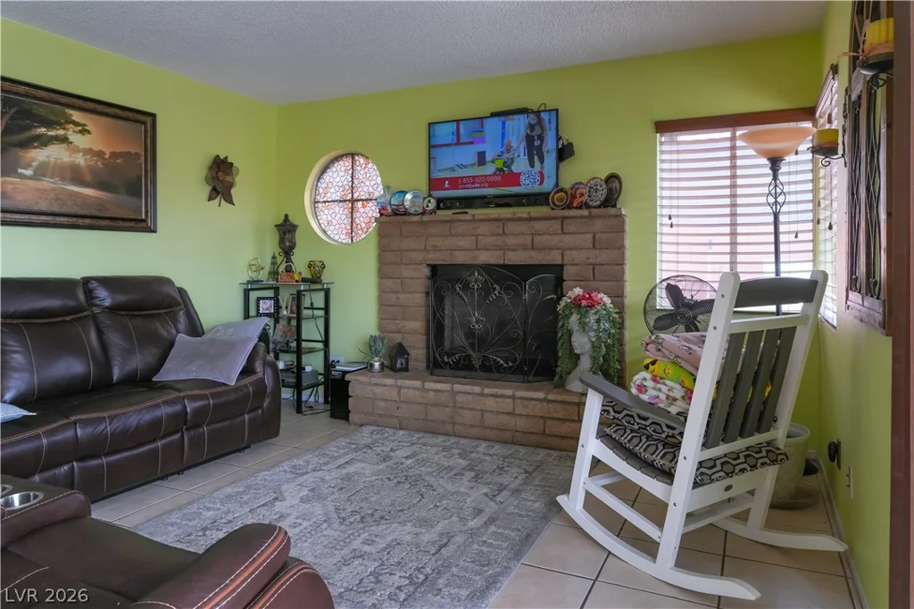 6205 Warm River, Las Vegas, NV 89108