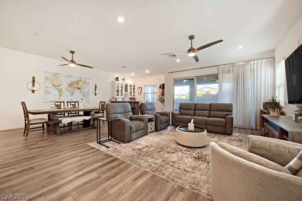 752 Dorsey Falls, Henderson, NV 89011