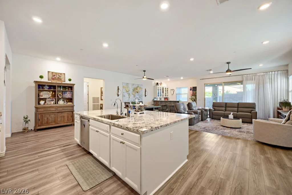 752 Dorsey Falls, Henderson, NV 89011