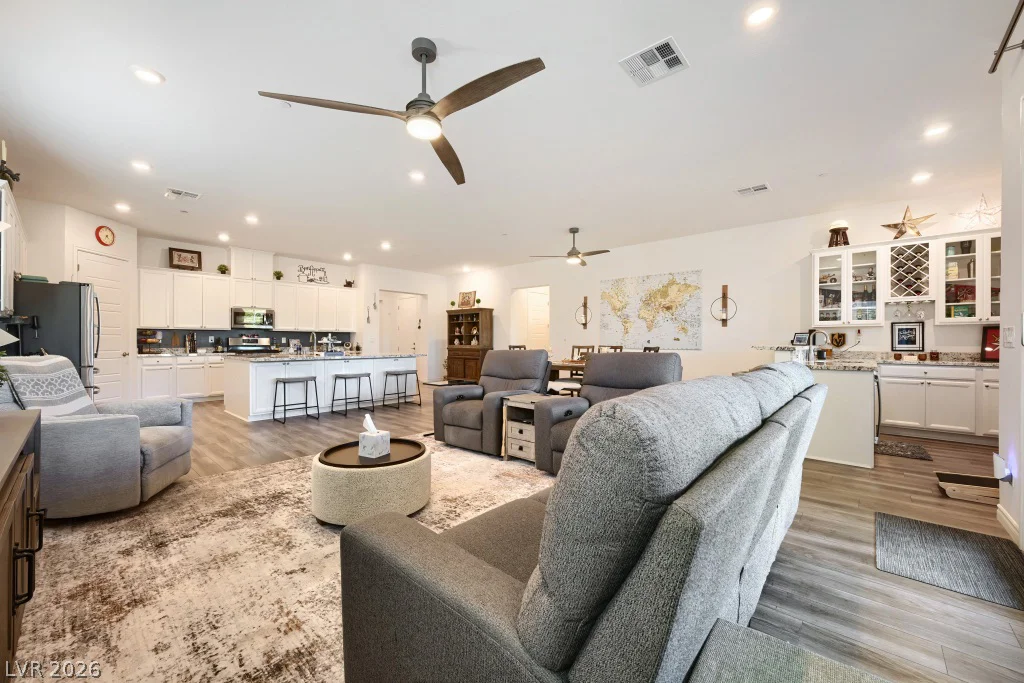 752 Dorsey Falls, Henderson, NV 89011