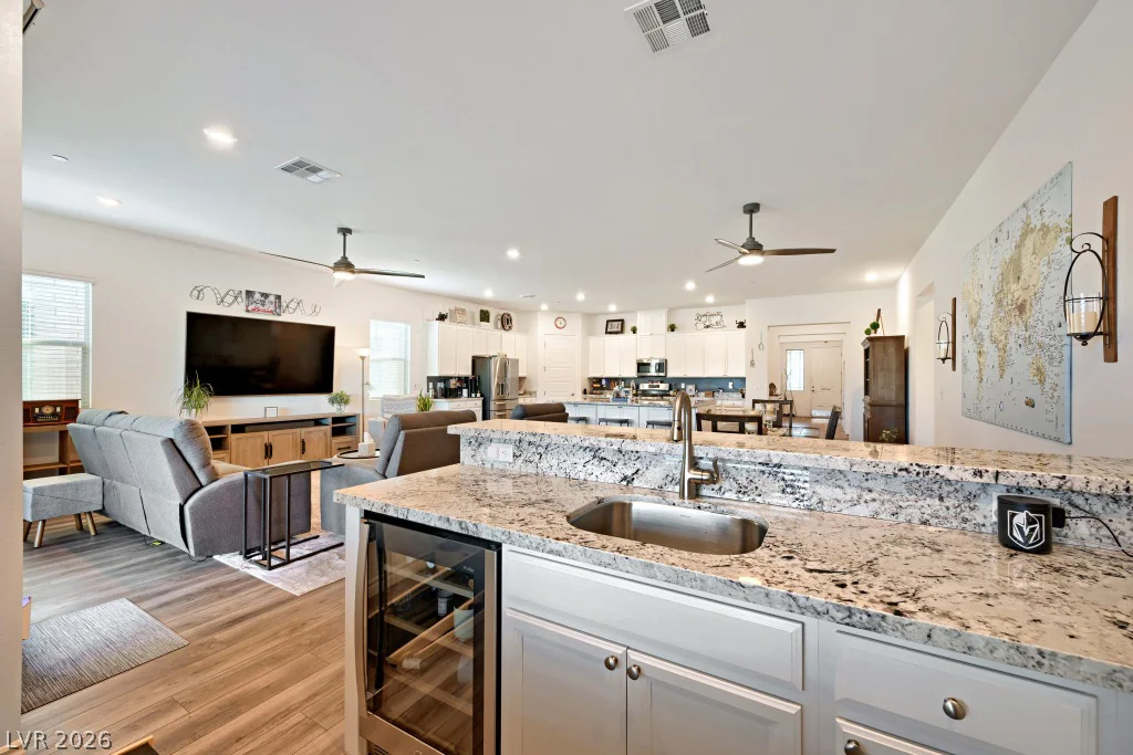 752 Dorsey Falls, Henderson, NV 89011