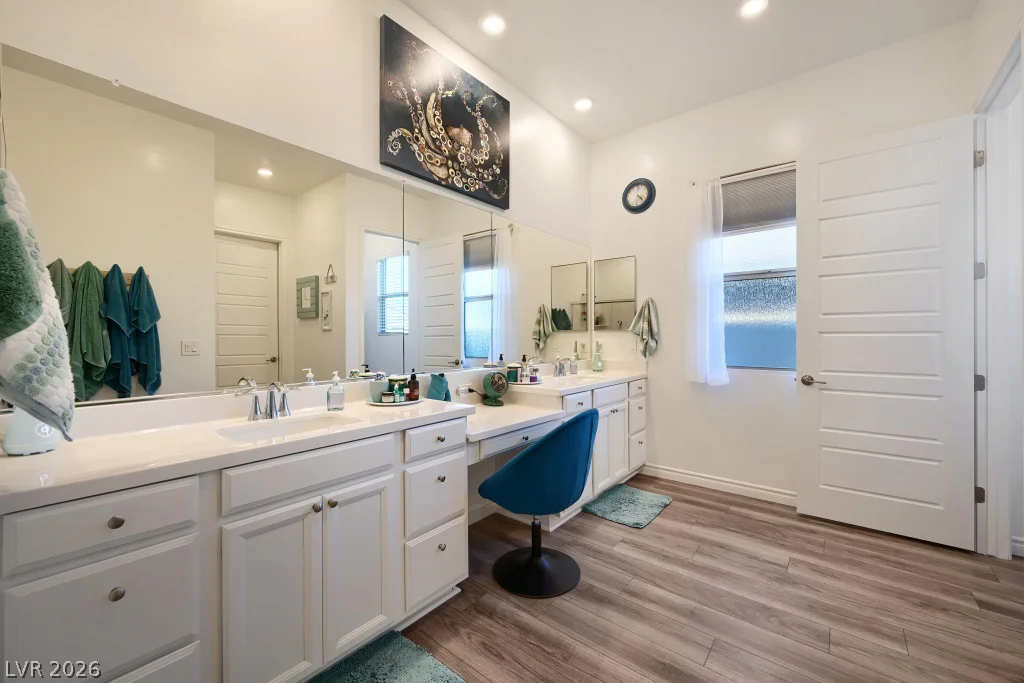 752 Dorsey Falls, Henderson, NV 89011