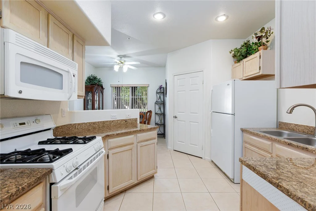 6480 Annie Oakley, Las Vegas, NV 89120