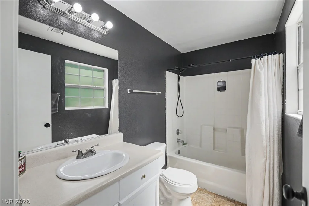 5330 Charleston, Las Vegas, NV 89142