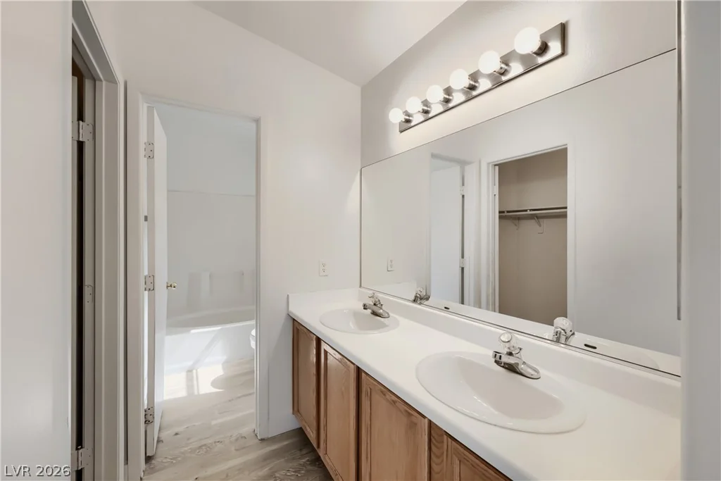 5944 Trickling Descent, Henderson, NV 89011