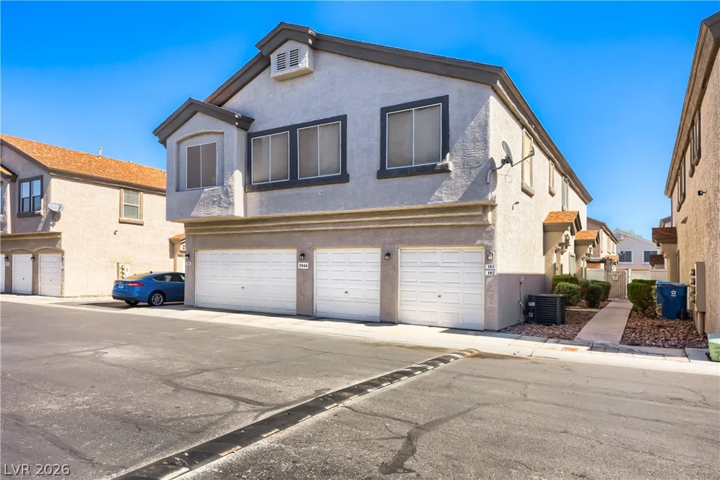 5944 Trickling Descent, Henderson, NV 89011
