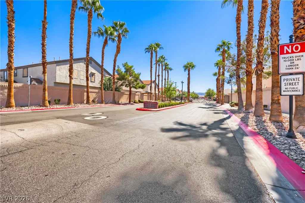 5944 Trickling Descent, Henderson, NV 89011