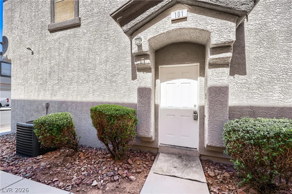 5944 Trickling Descent, Henderson, NV 89011