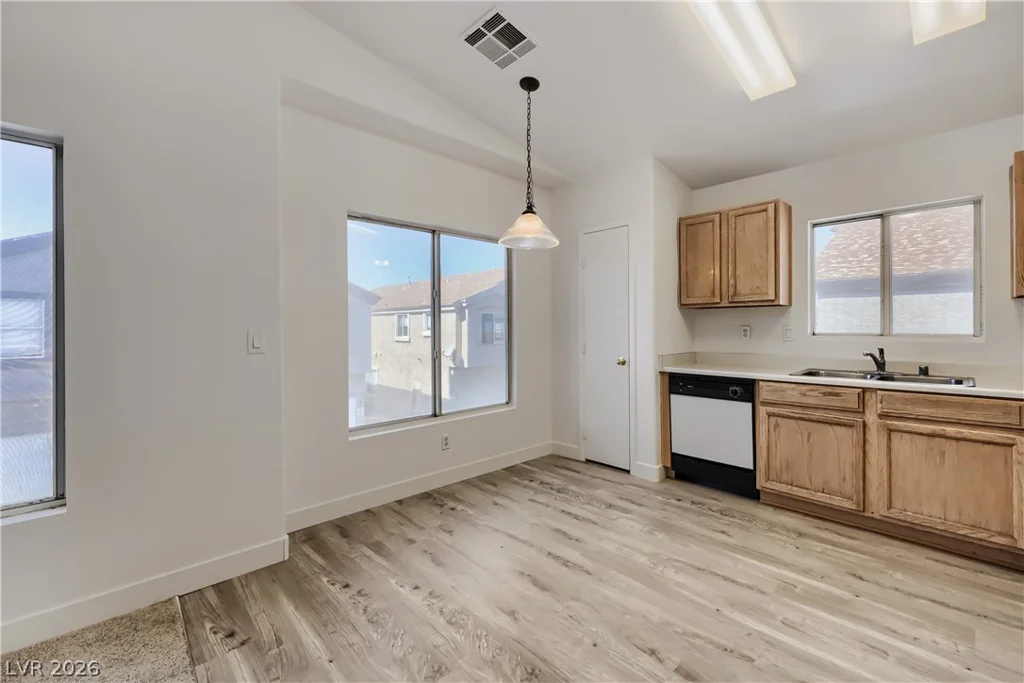 5944 Trickling Descent, Henderson, NV 89011