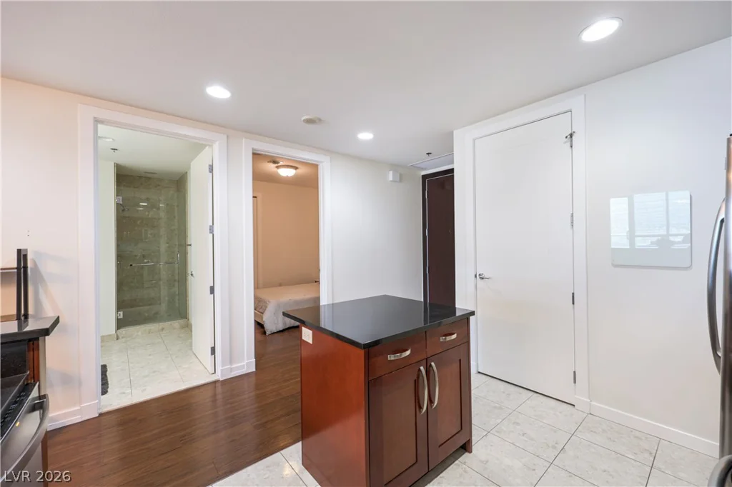 4525 Dean Martin, Las Vegas, NV 89103