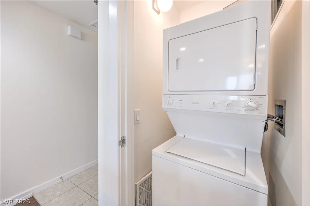 4525 Dean Martin, Las Vegas, NV 89103