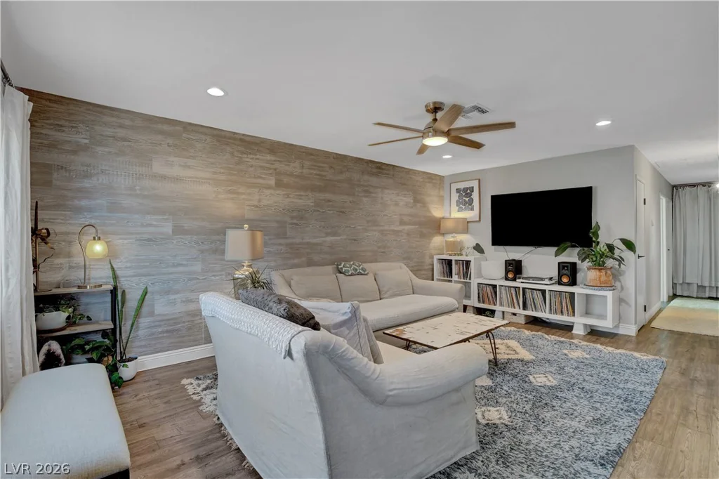 6340 Molino, Las Vegas, NV 89108