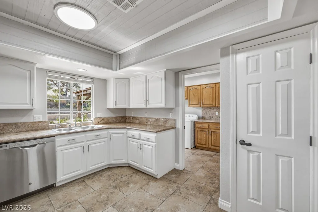 251 Laval, Henderson, NV 89015