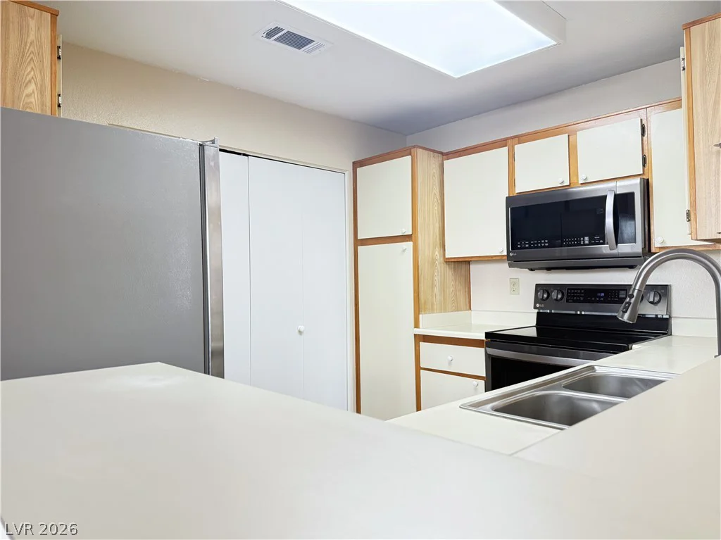 3150 Soft Breezes, Las Vegas, NV 89128