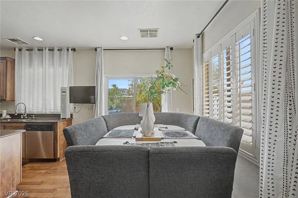 6025 Glenborough, North Las Vegas, NV 89115