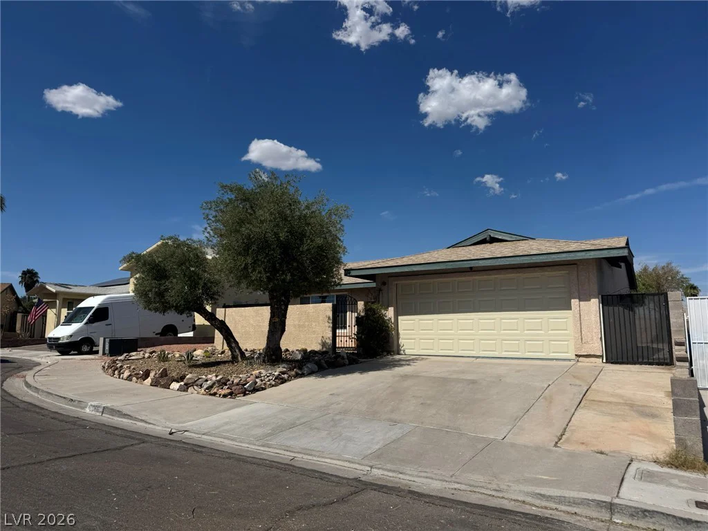 7066 Pinebrook, Las Vegas, NV 89147