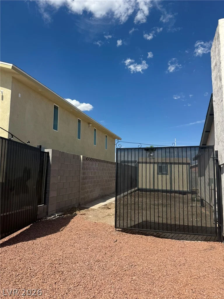 7066 Pinebrook, Las Vegas, NV 89147