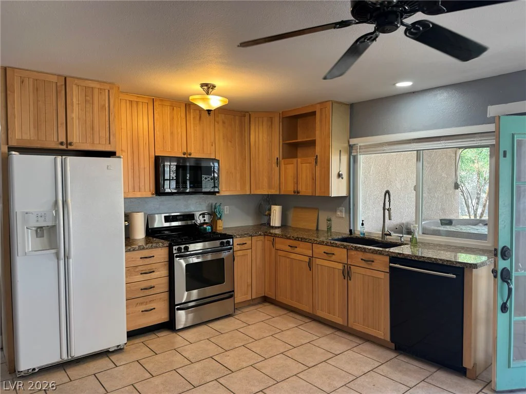 7066 Pinebrook, Las Vegas, NV 89147