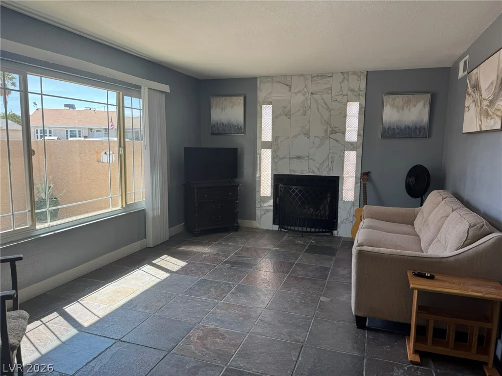 7066 Pinebrook, Las Vegas, NV 89147