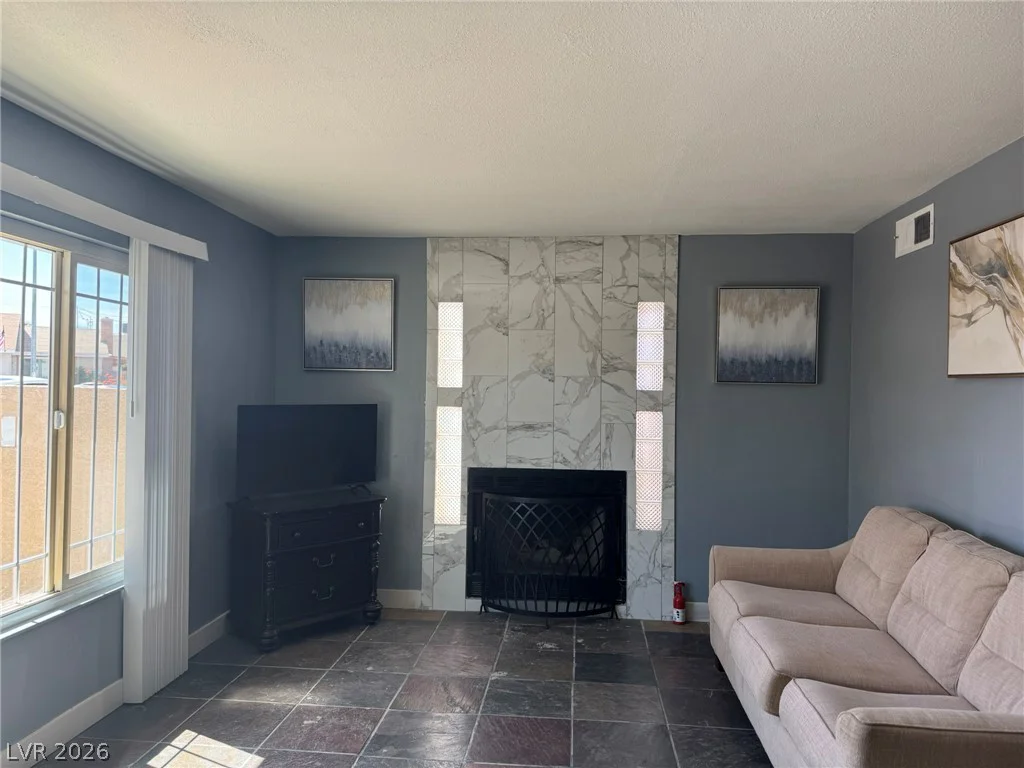 7066 Pinebrook, Las Vegas, NV 89147