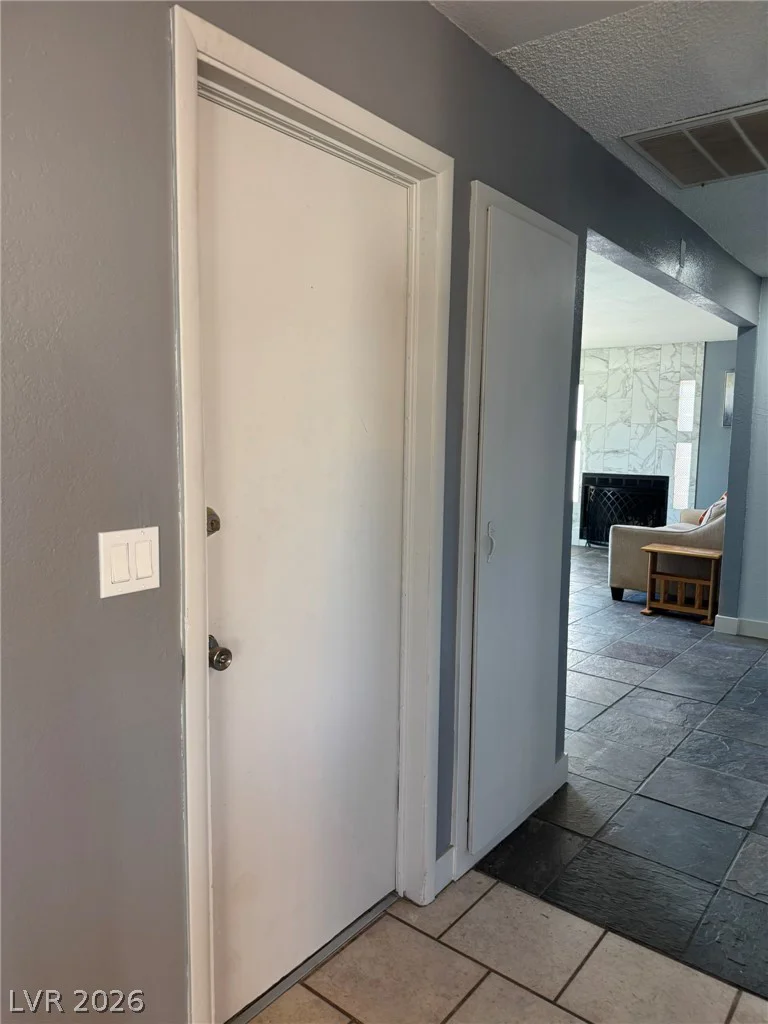 7066 Pinebrook, Las Vegas, NV 89147