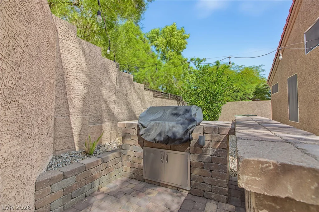 1705 Eagle Feather, Las Vegas, NV 89128