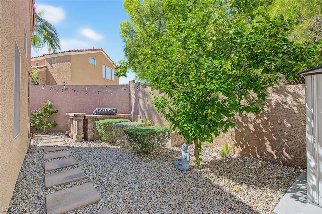 1705 Eagle Feather, Las Vegas, NV 89128