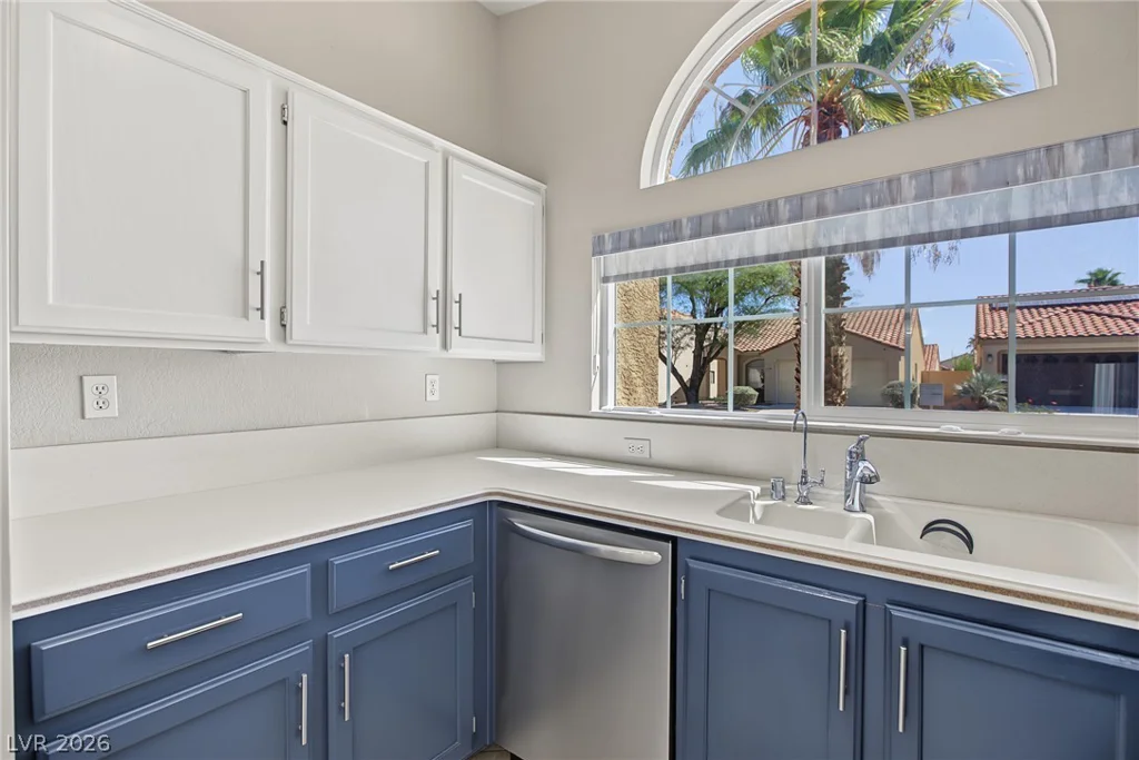 1705 Eagle Feather, Las Vegas, NV 89128