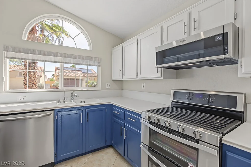 1705 Eagle Feather, Las Vegas, NV 89128