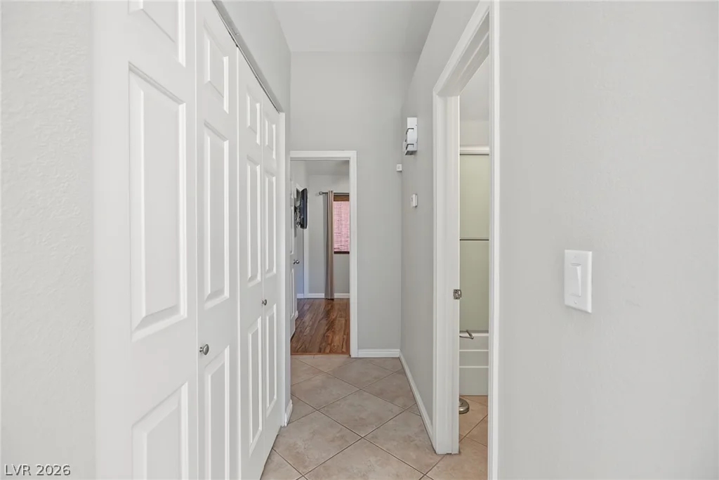1705 Eagle Feather, Las Vegas, NV 89128