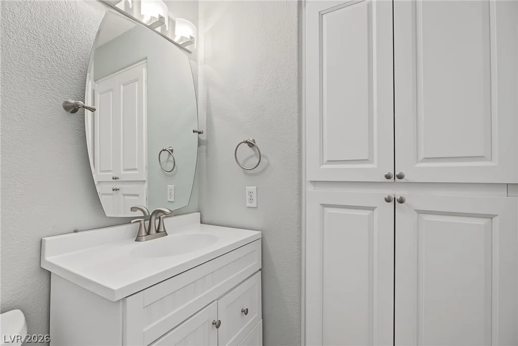 1705 Eagle Feather, Las Vegas, NV 89128