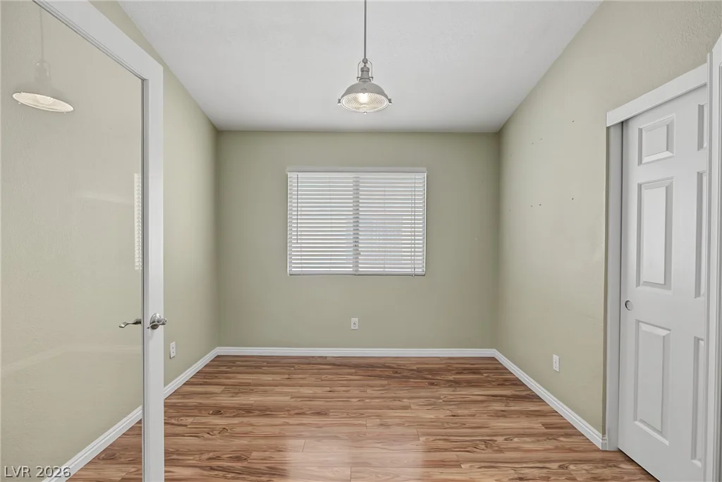 1705 Eagle Feather, Las Vegas, NV 89128
