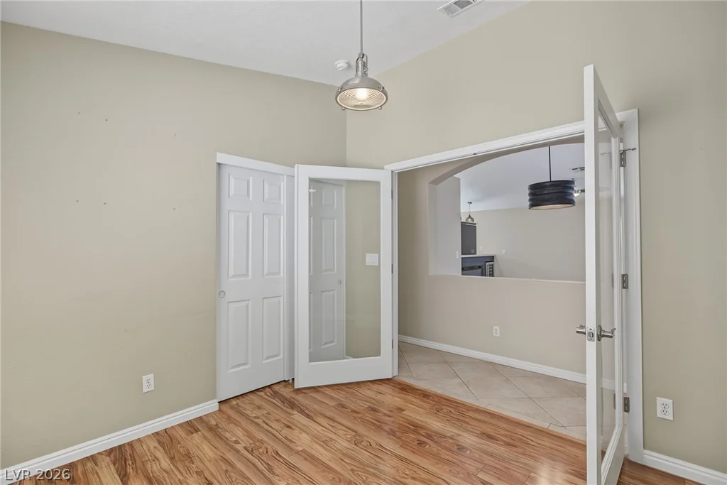 1705 Eagle Feather, Las Vegas, NV 89128