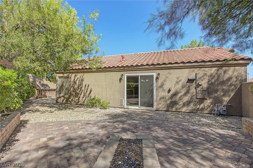 1705 Eagle Feather, Las Vegas, NV 89128