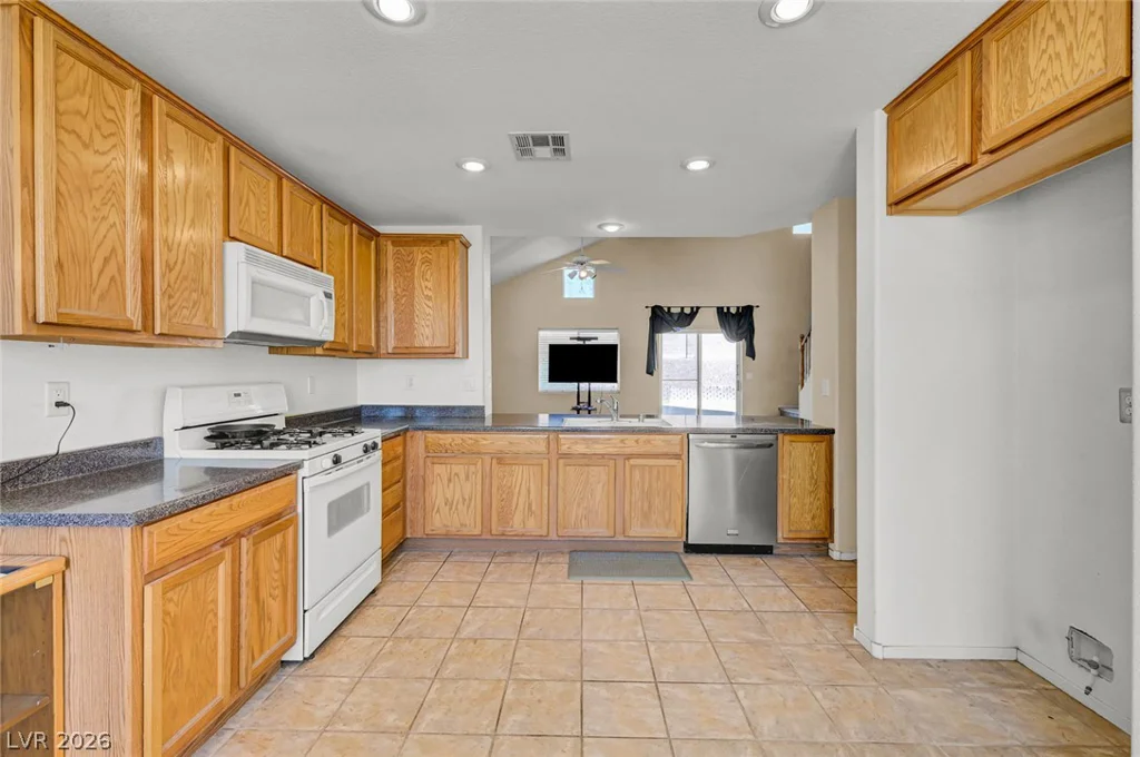3802 Shimmering Creek, North Las Vegas, NV 89031