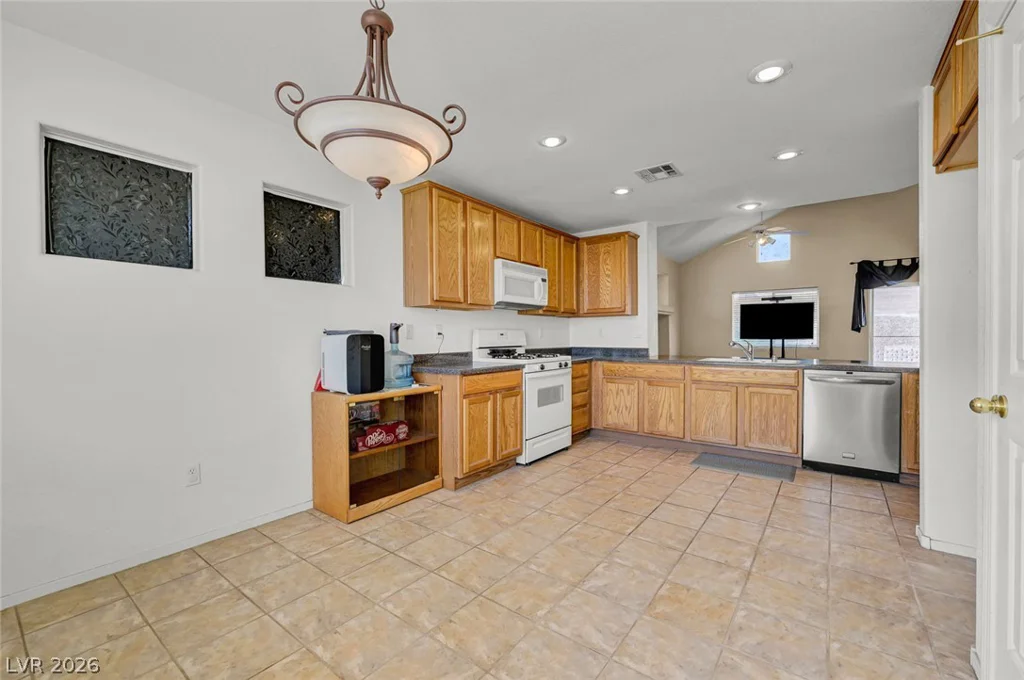 3802 Shimmering Creek, North Las Vegas, NV 89031