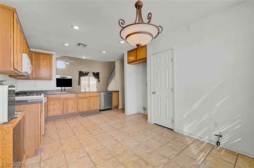 3802 Shimmering Creek, North Las Vegas, NV 89031