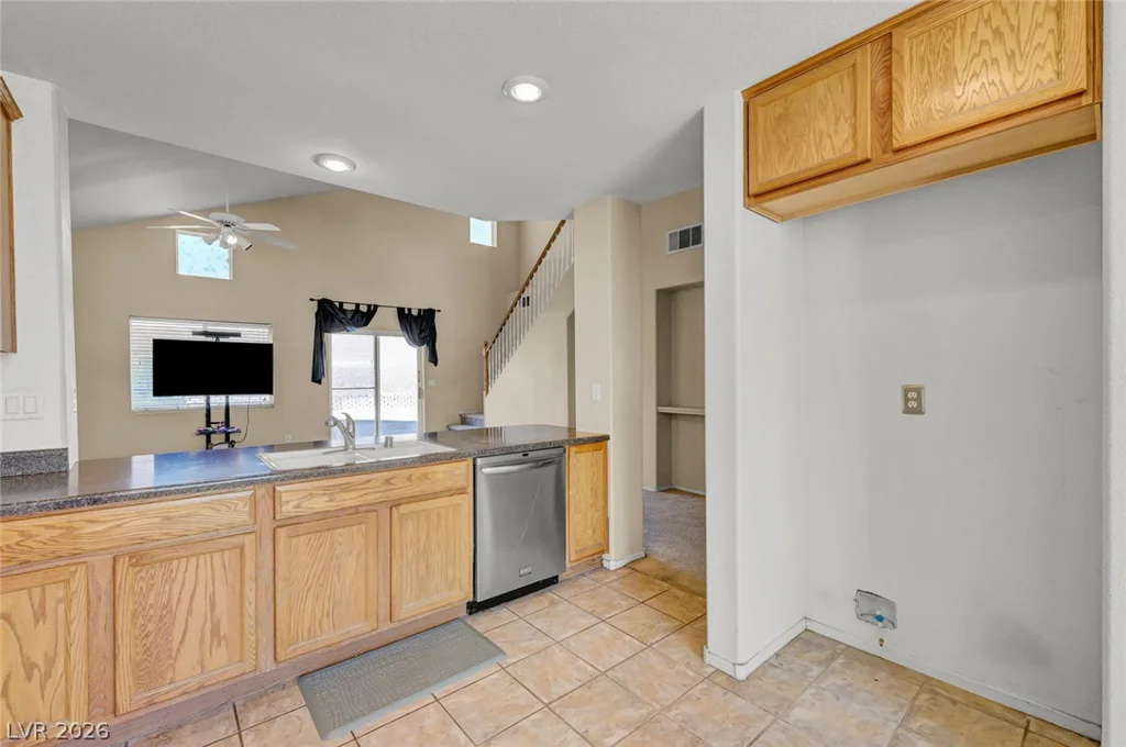 3802 Shimmering Creek, North Las Vegas, NV 89031
