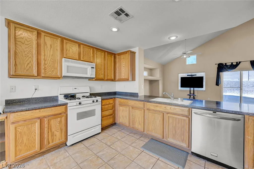 3802 Shimmering Creek, North Las Vegas, NV 89031
