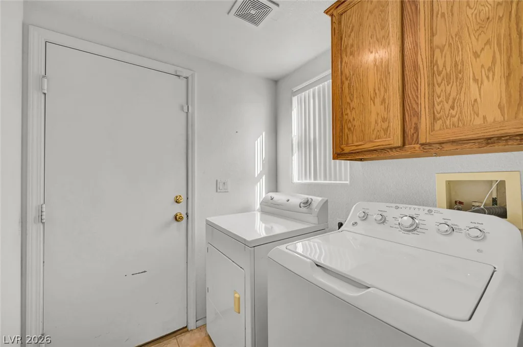 3802 Shimmering Creek, North Las Vegas, NV 89031