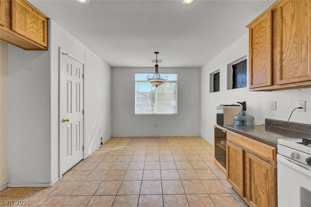 3802 Shimmering Creek, North Las Vegas, NV 89031